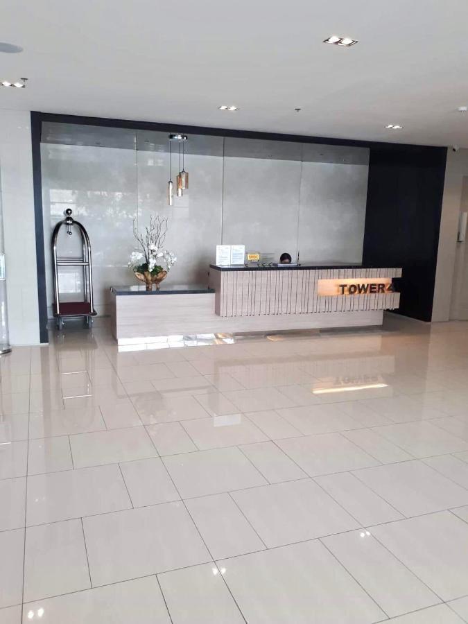 מנילה Myrvin At Grass Residences, Qc מראה חיצוני תמונה